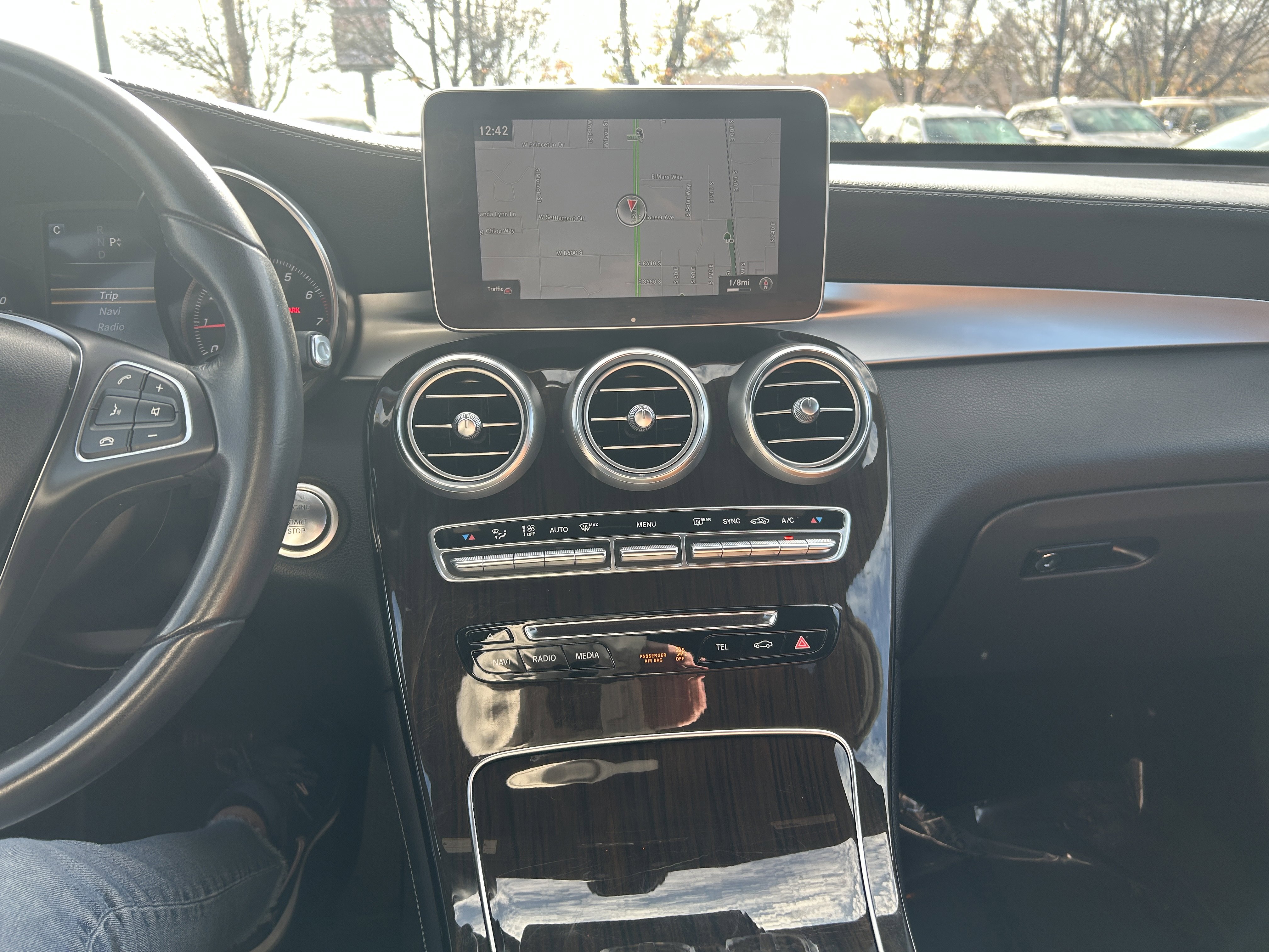 Used 2017 Mercedes-Benz GLC 300 4MATIC image 11