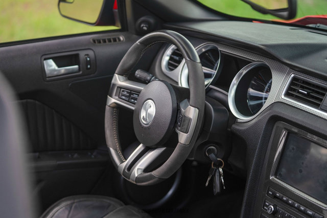 Used 2012 Ford Mustang Shelby GT500 w/ Electronics Pkg RWD image 33