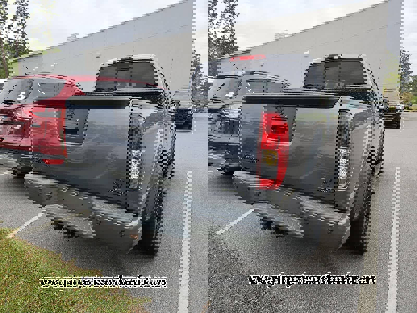 Used 2020 Nissan Frontier SV w/ Midnight Edition Floor Mats image 9