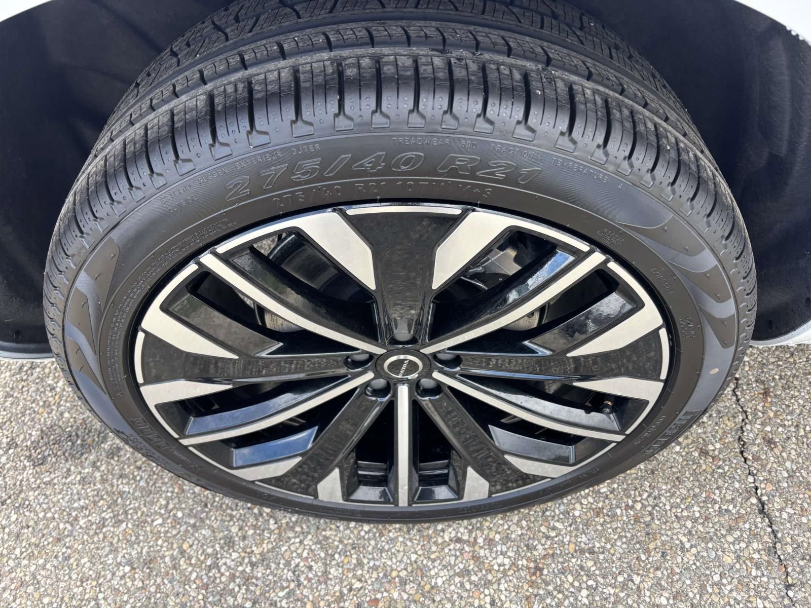 New 2026 Volvo XC90 T8 Plus w/ Protection Package Premier image 10