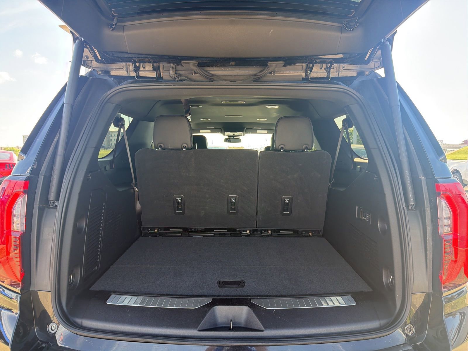 Used 2025 GMC Yukon XL Denali image 5