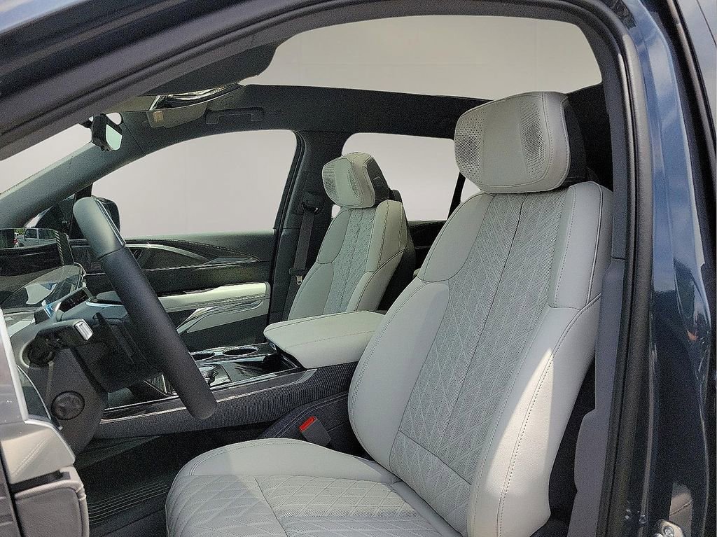 New 2025 Cadillac Escalade IQ Sport 1 w/ LPO, ONYX Package AWD/4WD image 10