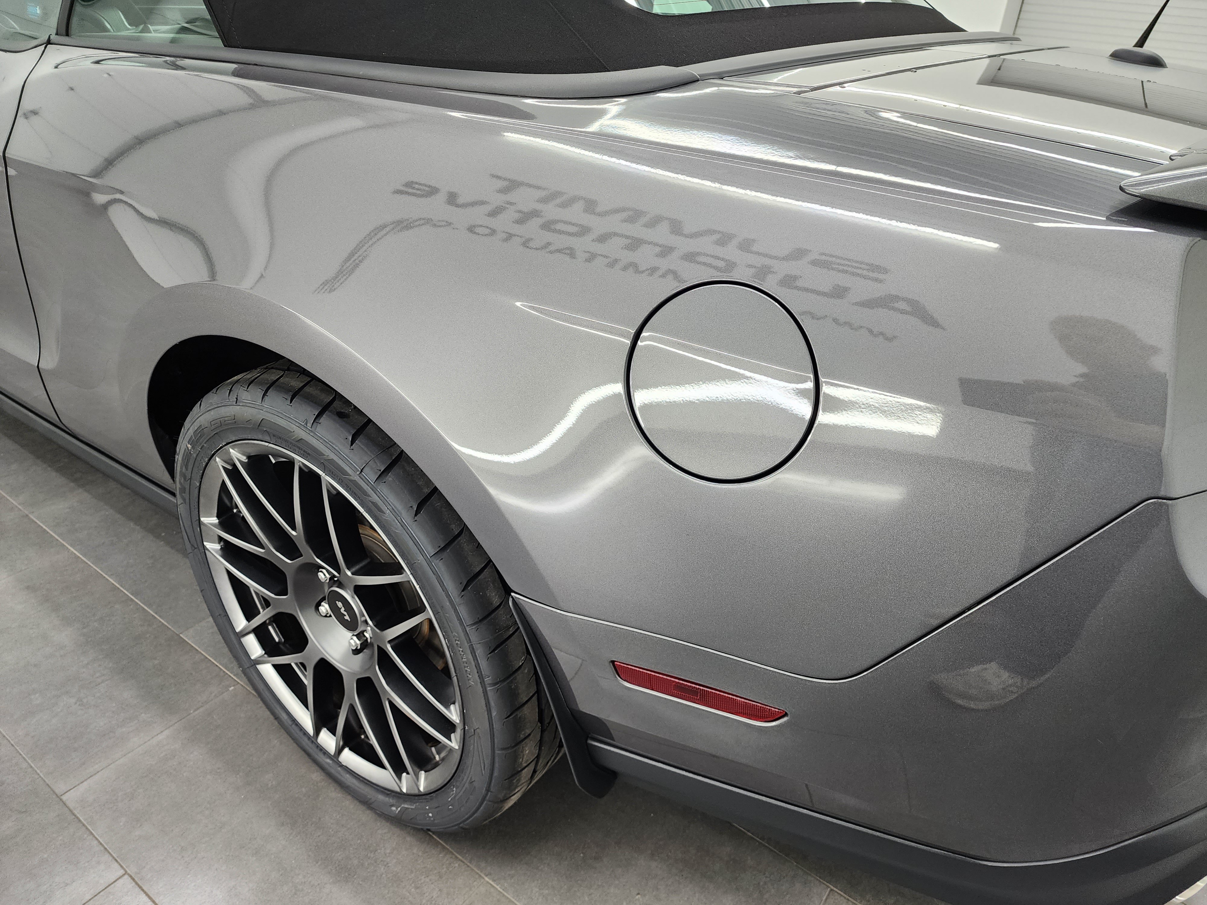 Used 2011 Ford Mustang Shelby GT500 w/ SVT Performance Pkg RWD image 35