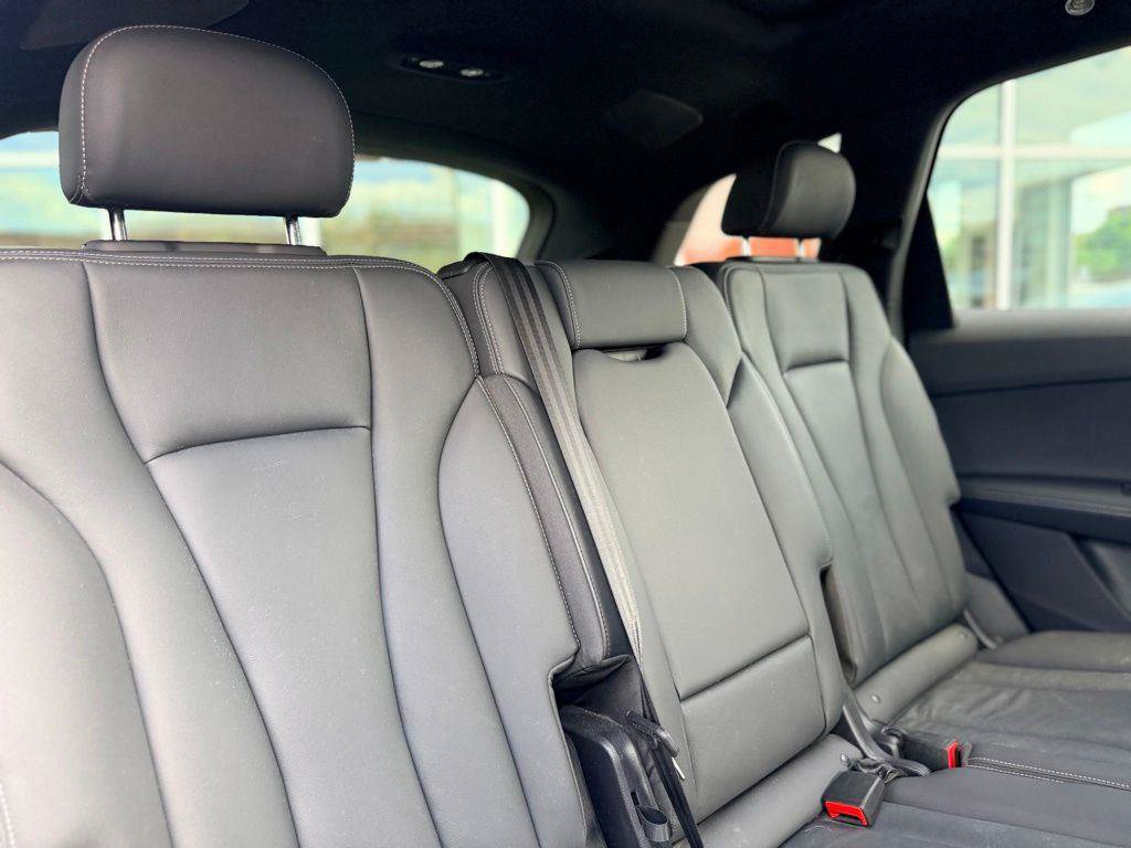 Certified 2025 Audi Q7 2.0T Premium Plus w/ Premium Plus Package AWD/4WD image 19