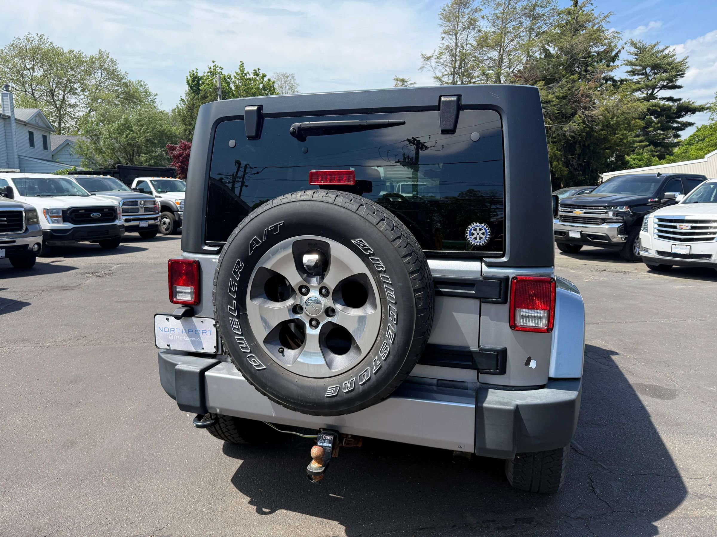 Used 2017 Jeep Wrangler Unlimited Sahara w/ Connectivity Group AWD/4WD image 6