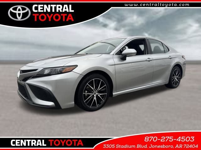 Used 2023 Toyota Camry SE