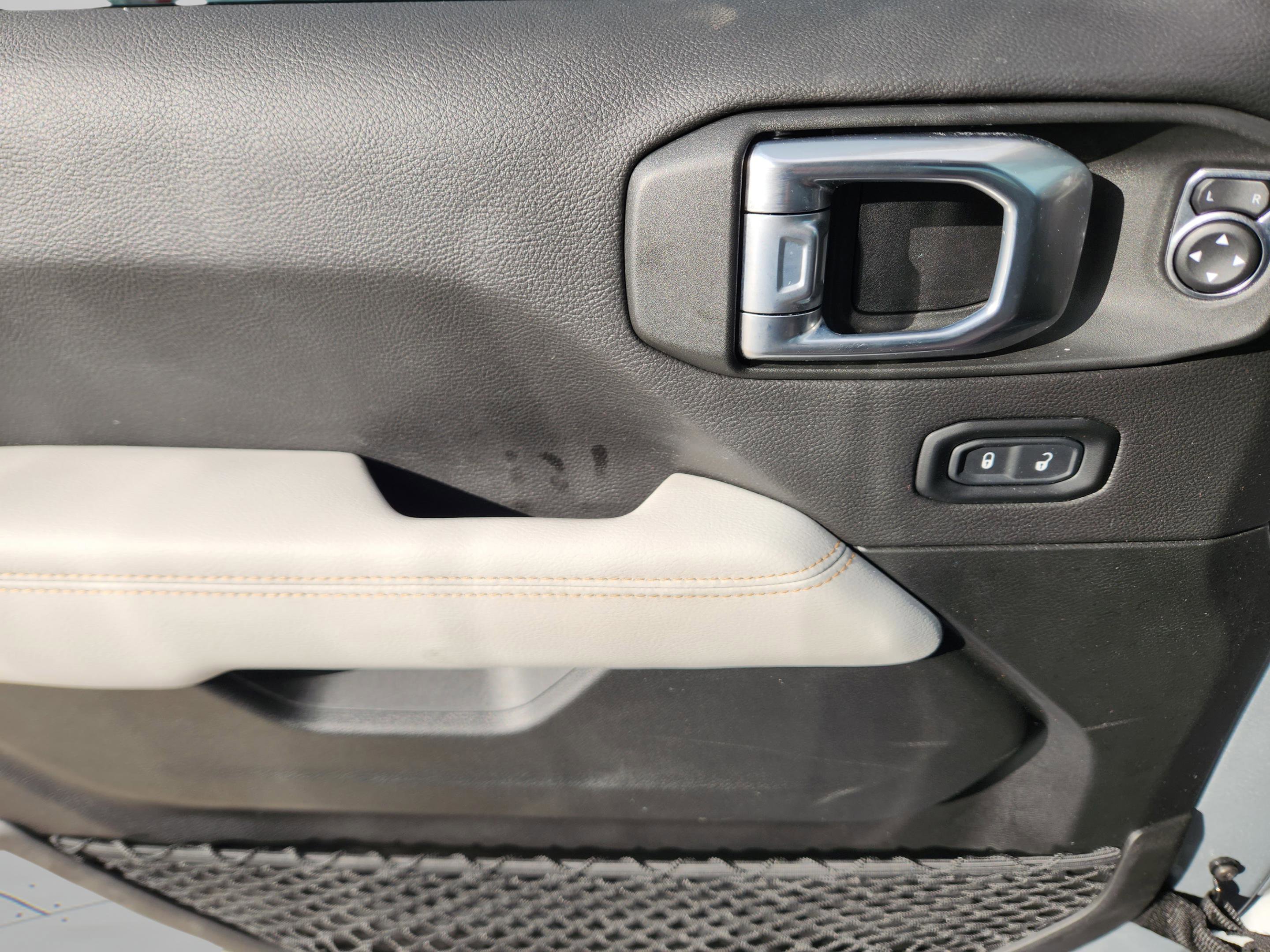 Used 2022 Jeep Wrangler Unlimited Sahara image 26