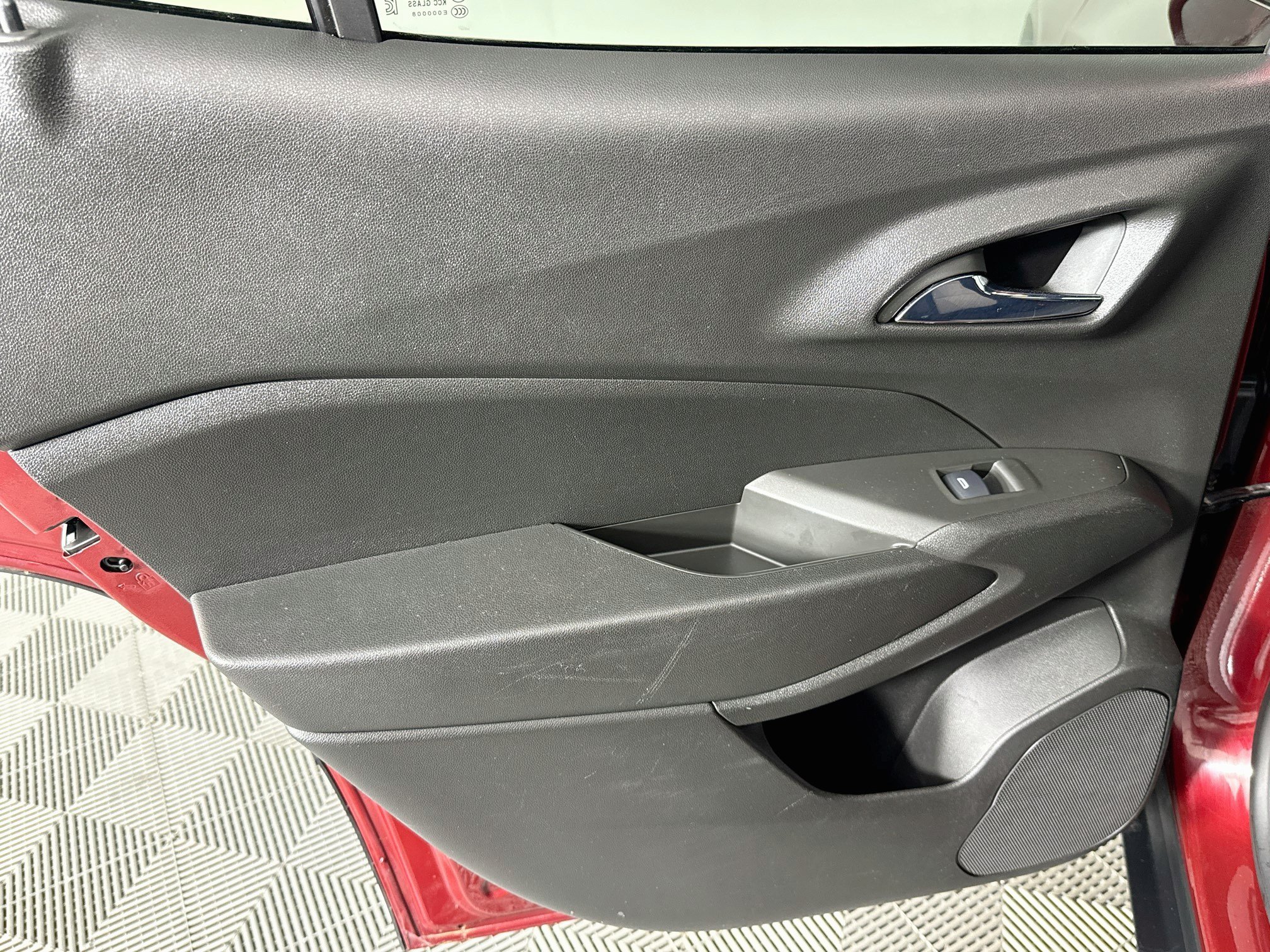 Used 2024 Chevrolet Trax RS FWD image 23