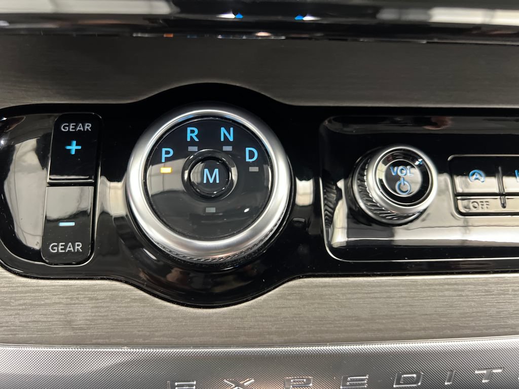 Used 2025 Ford Expedition Platinum AWD/4WD image 65