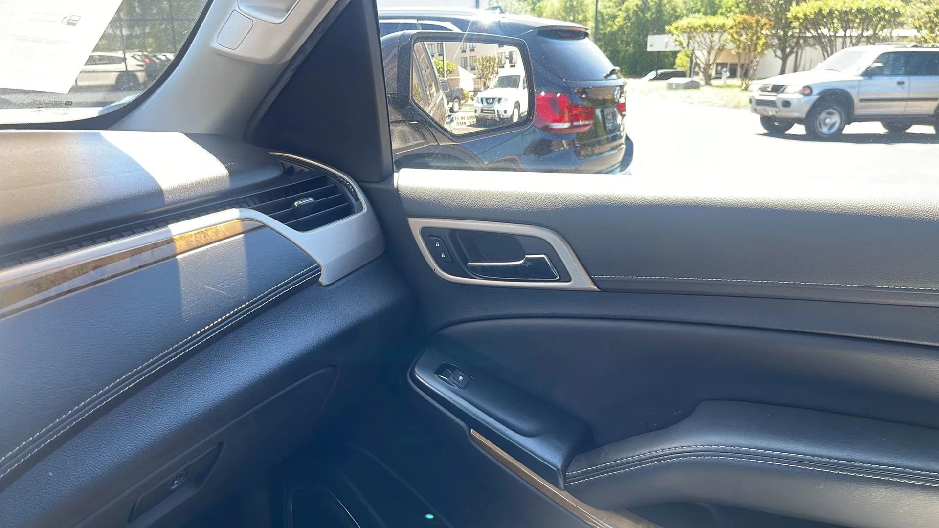 Used 2017 GMC Yukon Denali w/ Open Road Package image 22