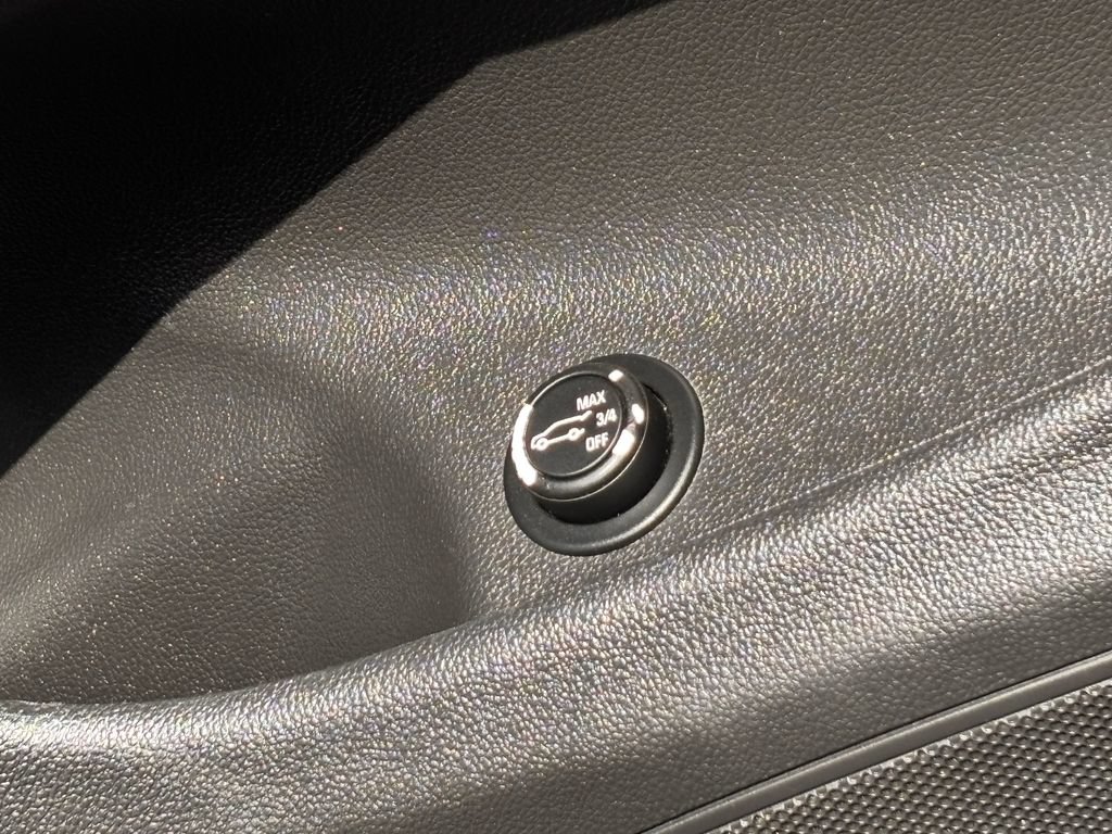 Used 2017 Buick Envision Essence w/ LPO, Hit The Road Package FWD image 23