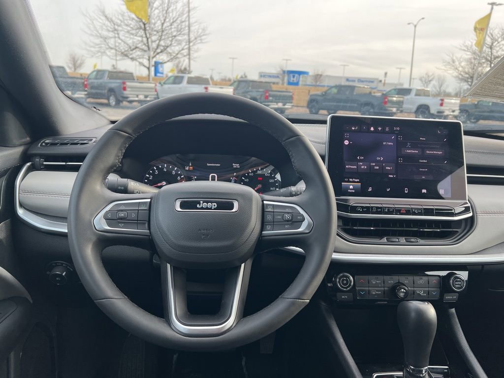 Used 2025 Jeep Compass Limited image 25