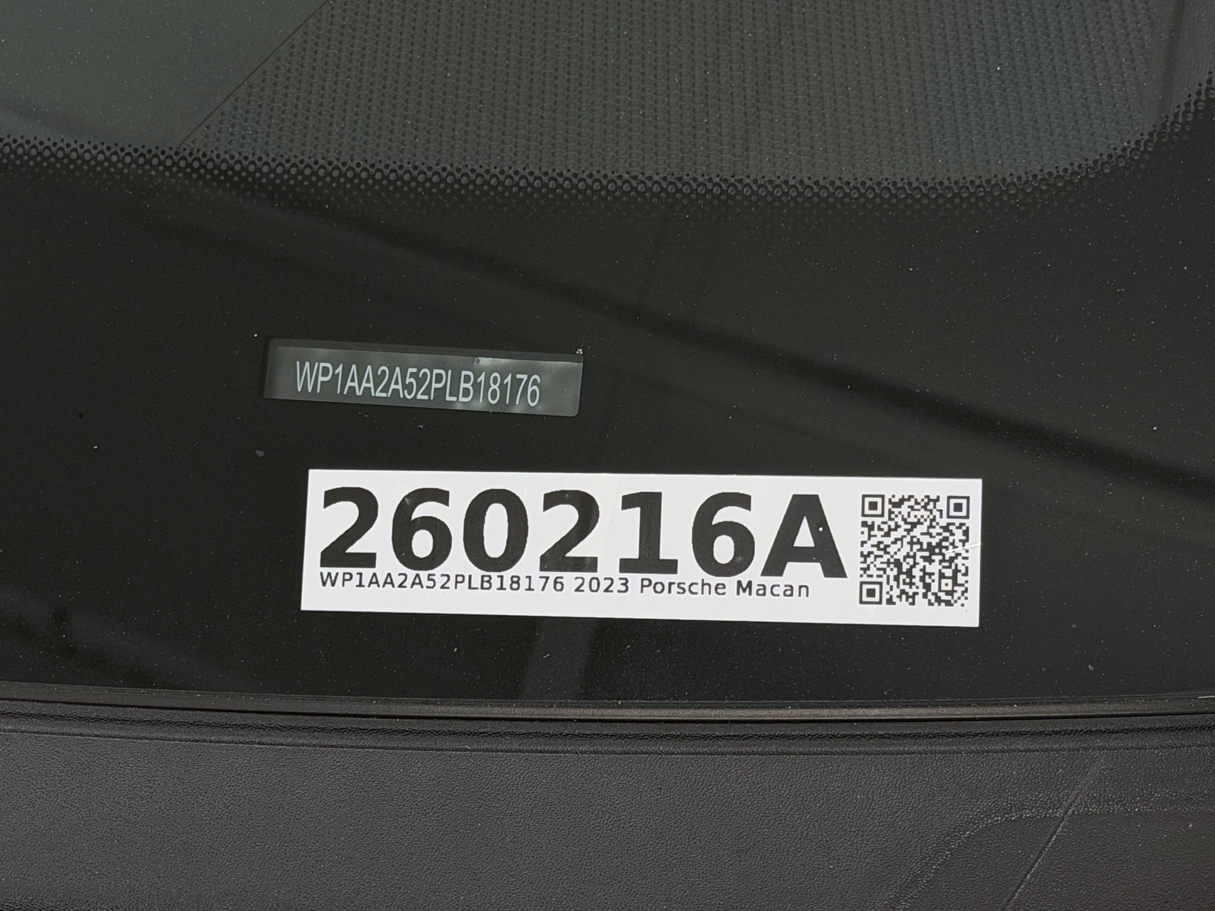 Certified 2023 Porsche Macan Turbo AWD/4WD image 64