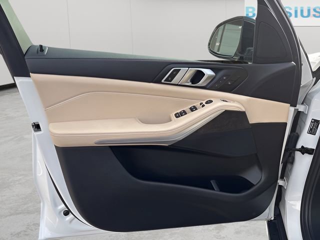 Used 2022 BMW X5 xDrive40i w/ Climate Comfort Package image 23