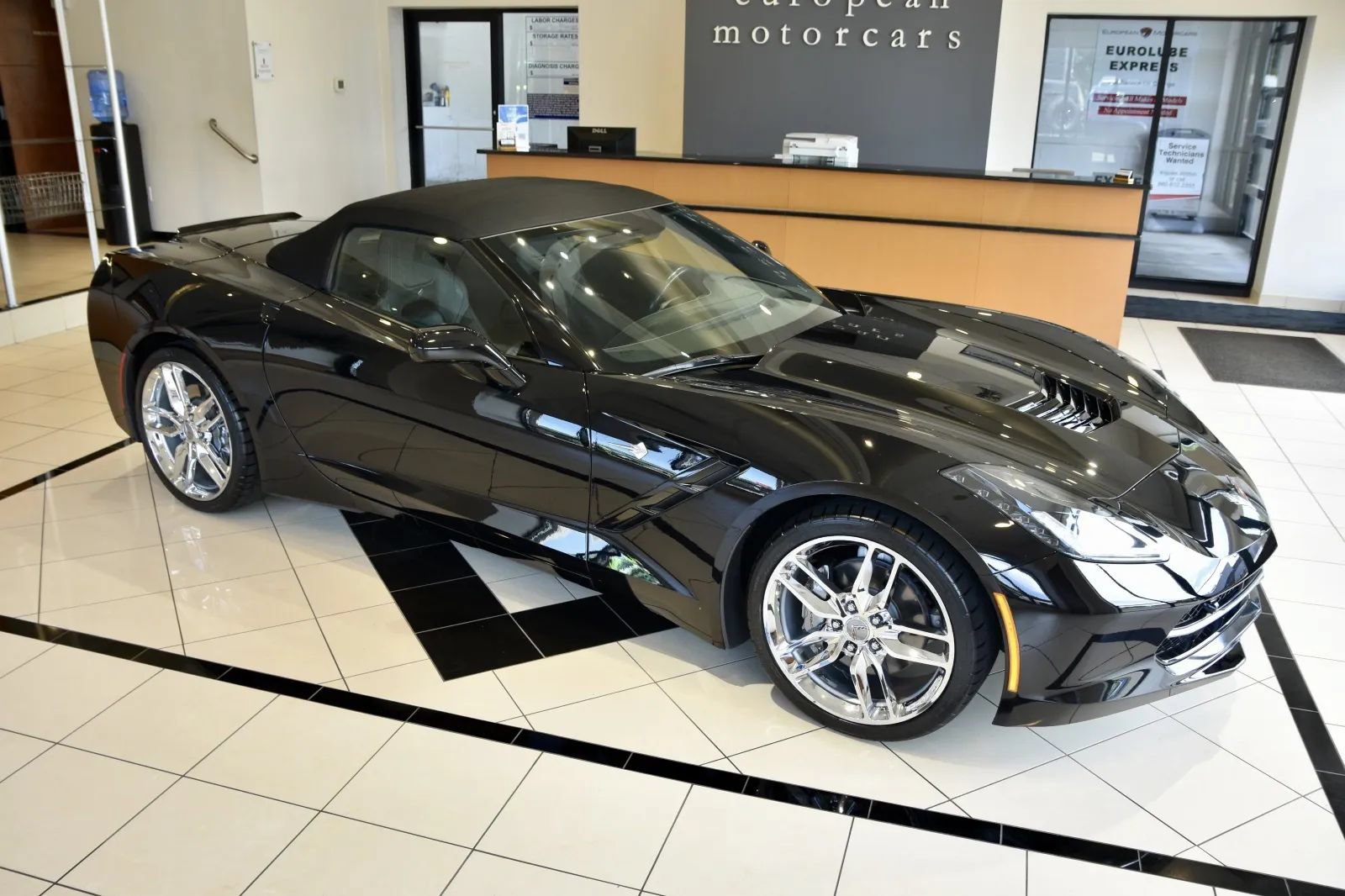 Used 2018 Chevrolet Corvette Stingray Convertible w/ 3LT Preferred Equipment Group RWD image 10