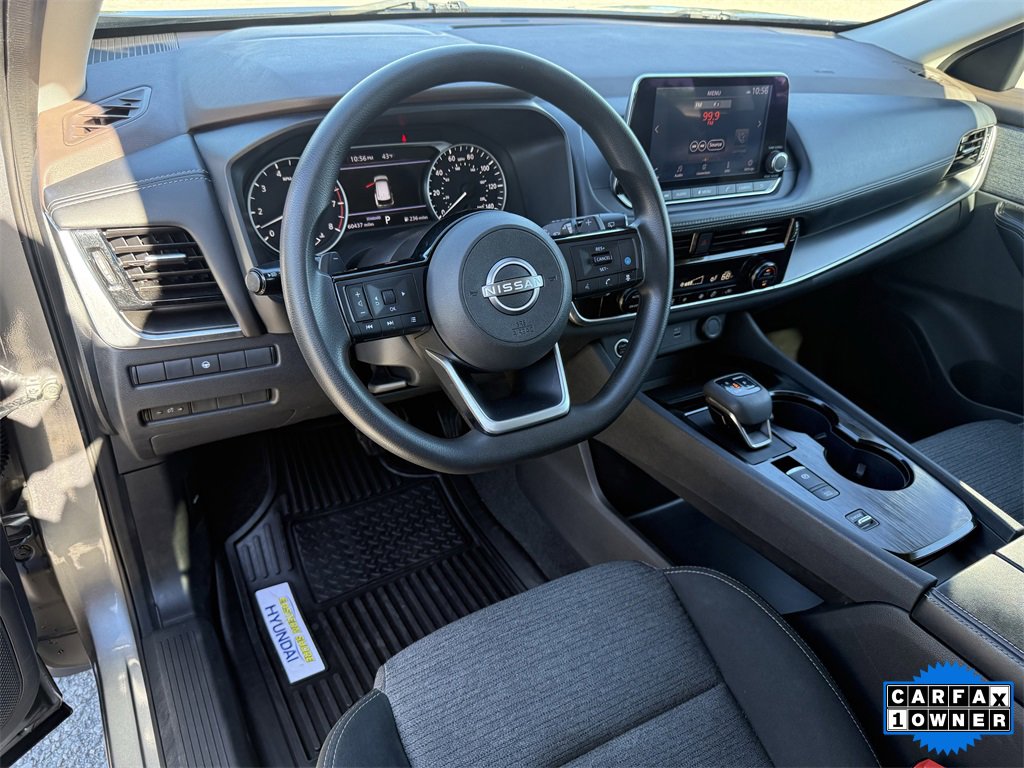 Used 2022 Nissan Rogue SV image 11