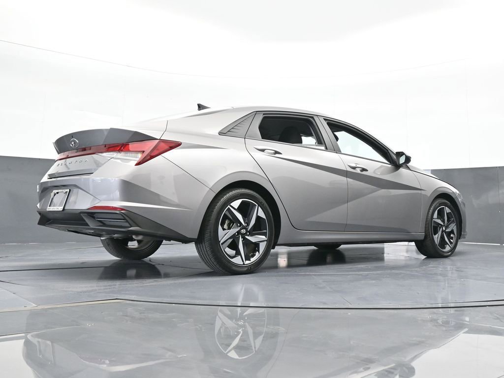 Used 2023 Hyundai Elantra SEL w/ Convenience Package image 57
