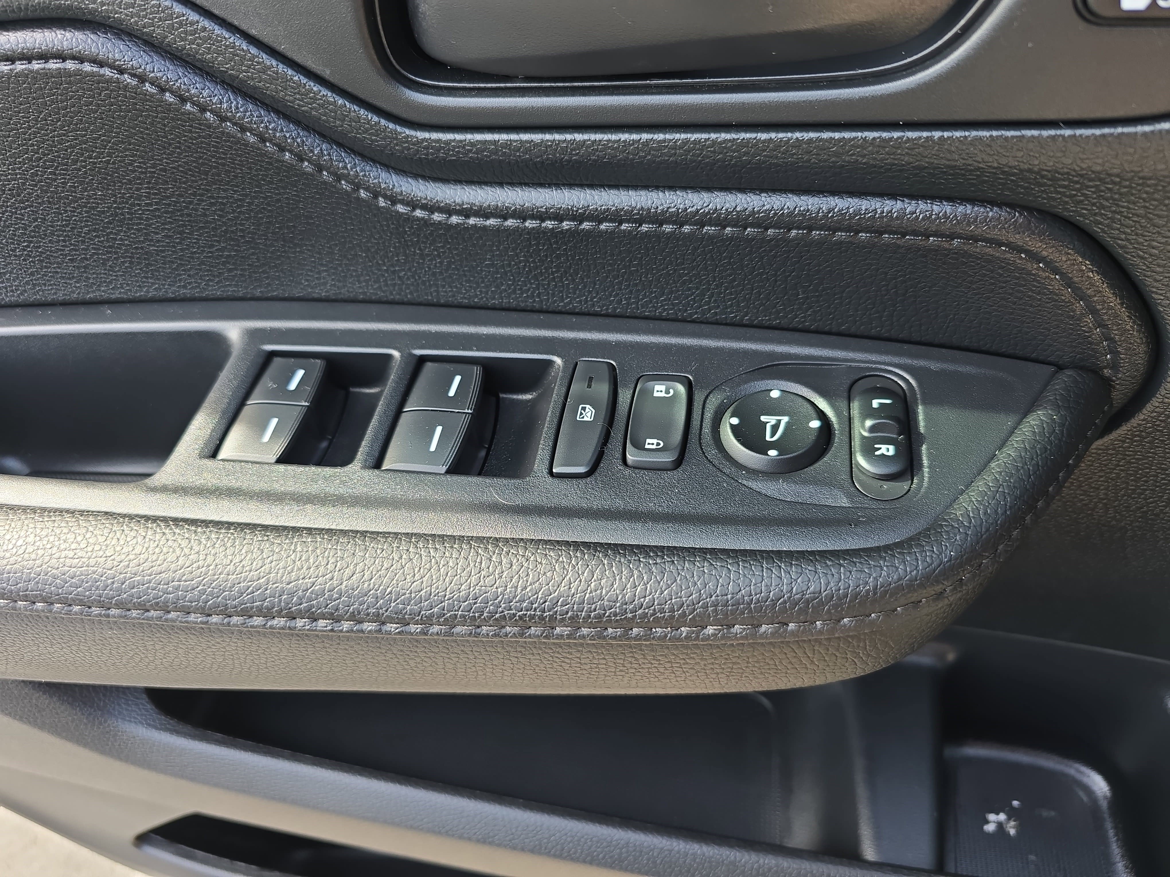 Used 2023 Honda Odyssey EX-L image 30