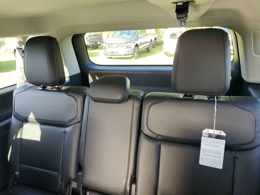 New 2025 Ford Expedition Max Platinum w/ Driver's Package AWD/4WD image 27