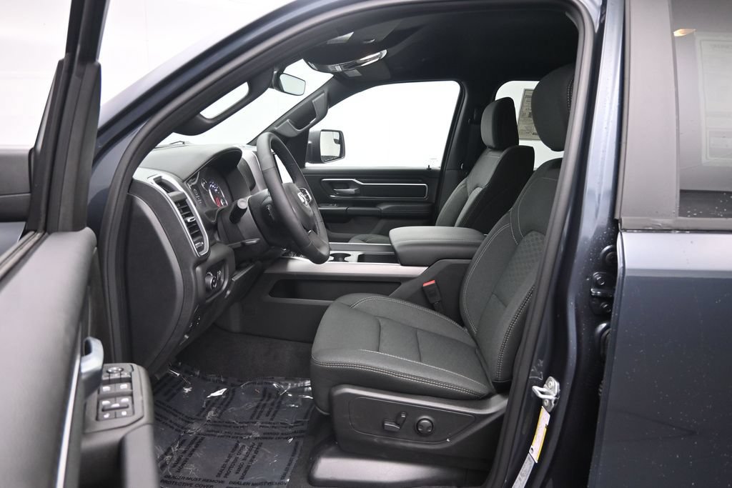 New 2026 RAM 1500 Big Horn AWD/4WD image 17