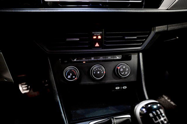 Used 2024 Volkswagen Jetta Sport image 32