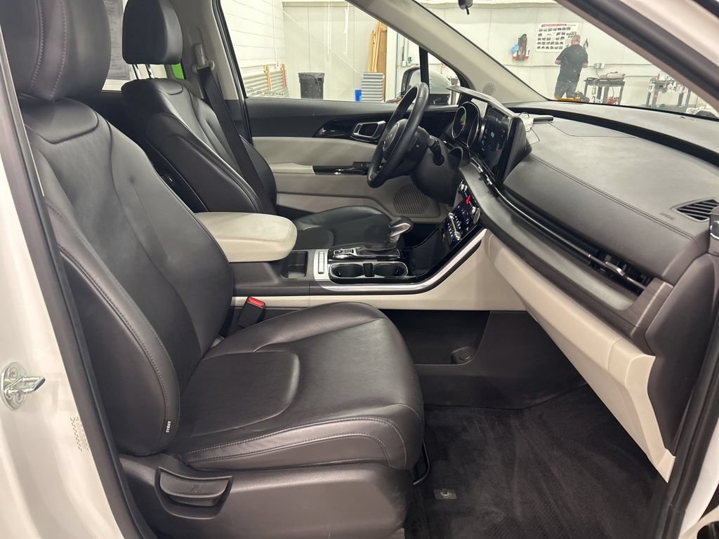 Certified 2023 Kia Carnival EX FWD image 19