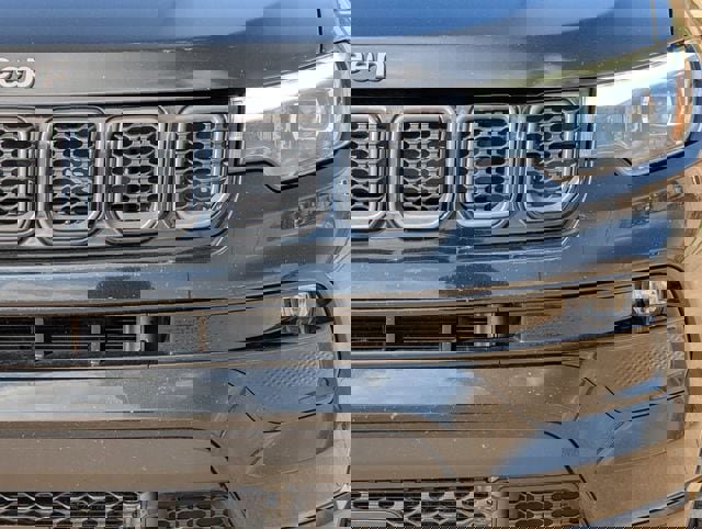 Used 2023 Jeep Compass High Altitude image 9