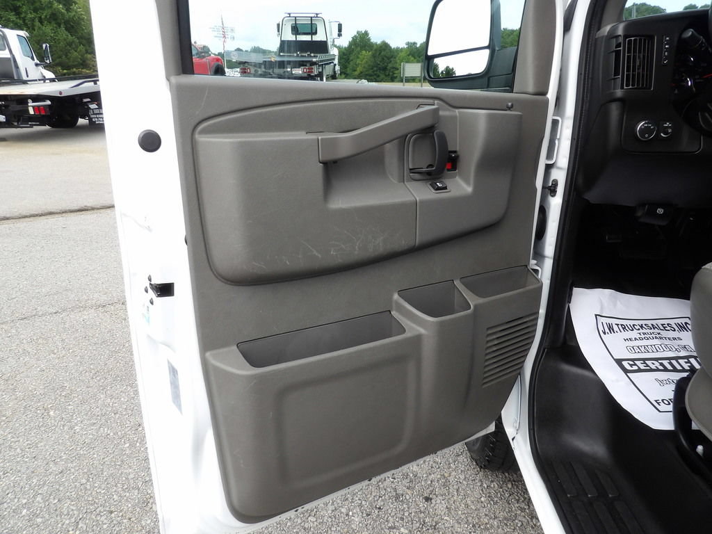 Used 2022 Chevrolet Express 2500 w/ Driver Convenience Package RWD image 14