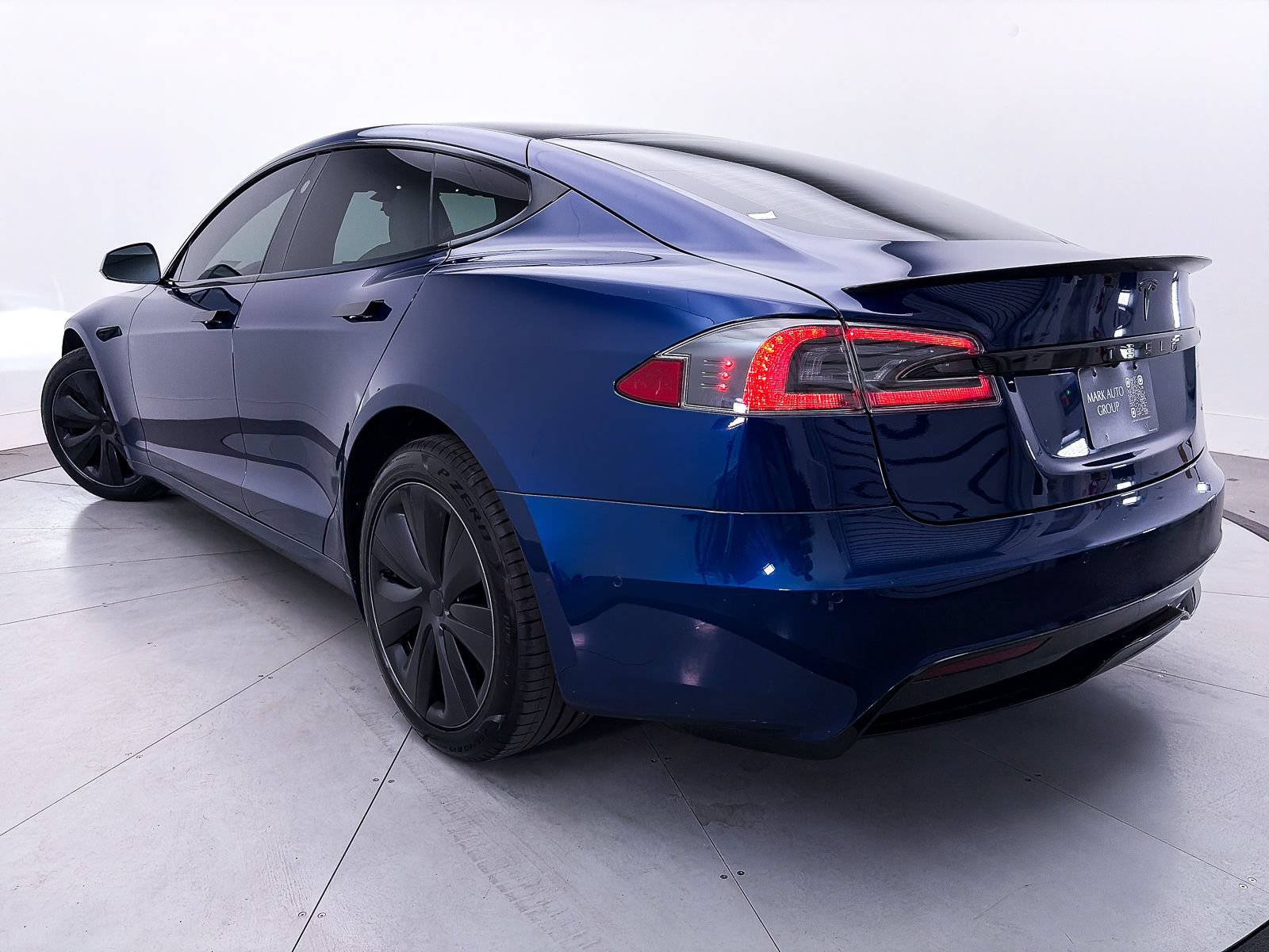 Used 2021 Tesla Model S Plaid AWD/4WD image 2