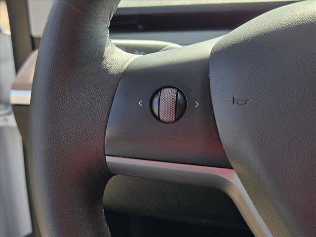 Used 2022 Tesla Model Y Long Range AWD/4WD image 10
