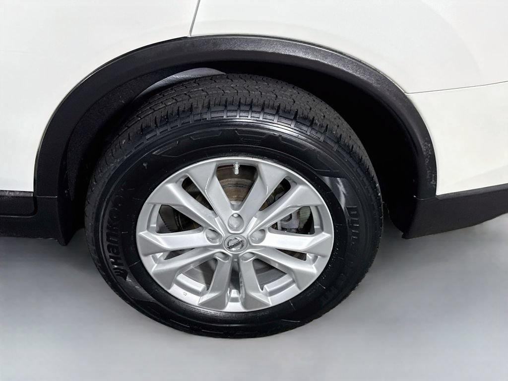 Used 2016 Nissan Rogue SV w/ SV Premium Package AWD/4WD image 34