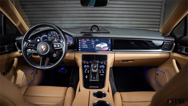 Used 2022 Porsche Panamera 4 w/ Premium Package image 27