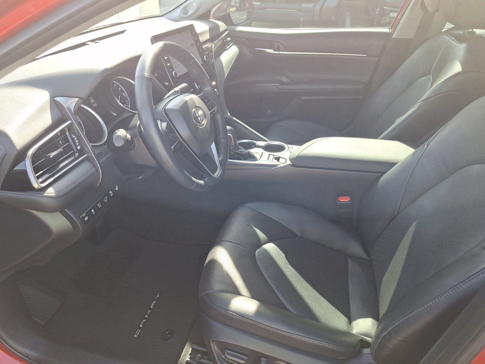 Used 2023 Toyota Camry XLE w/ Navigation Package FWD image 14