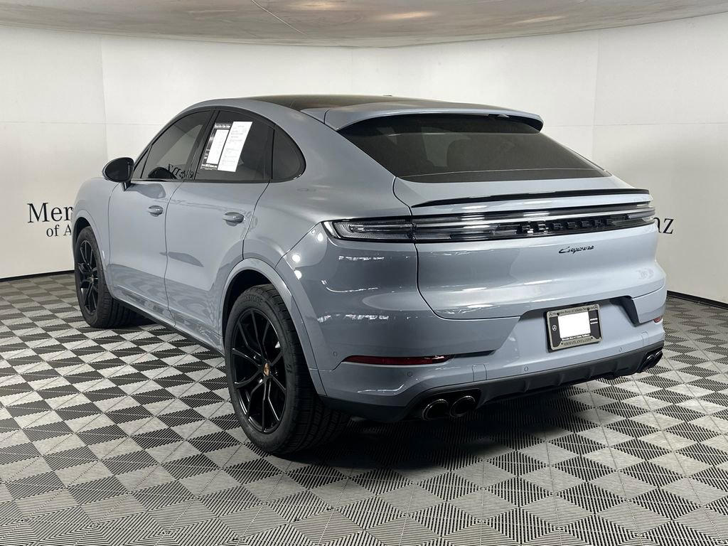 Used 2025 Porsche Cayenne Coupe image 5