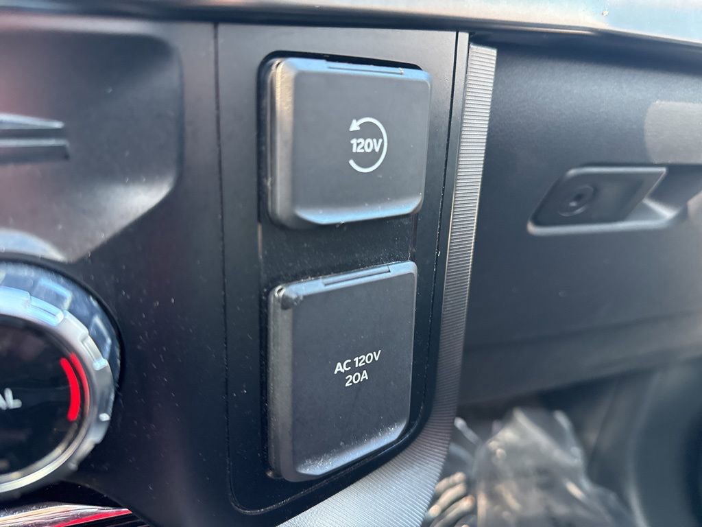 Certified 2023 Ford F150 Platinum w/ Equipment Group 701A High image 33