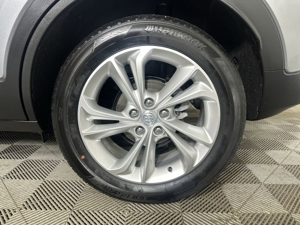 Used 2023 Buick Encore GX Preferred w/ Cold Weather Comfort Package FWD image 33