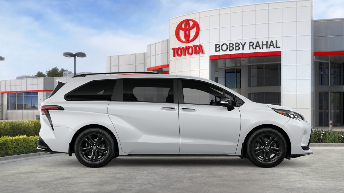 New 2026 Toyota Sienna XSE AWD/4WD image 12