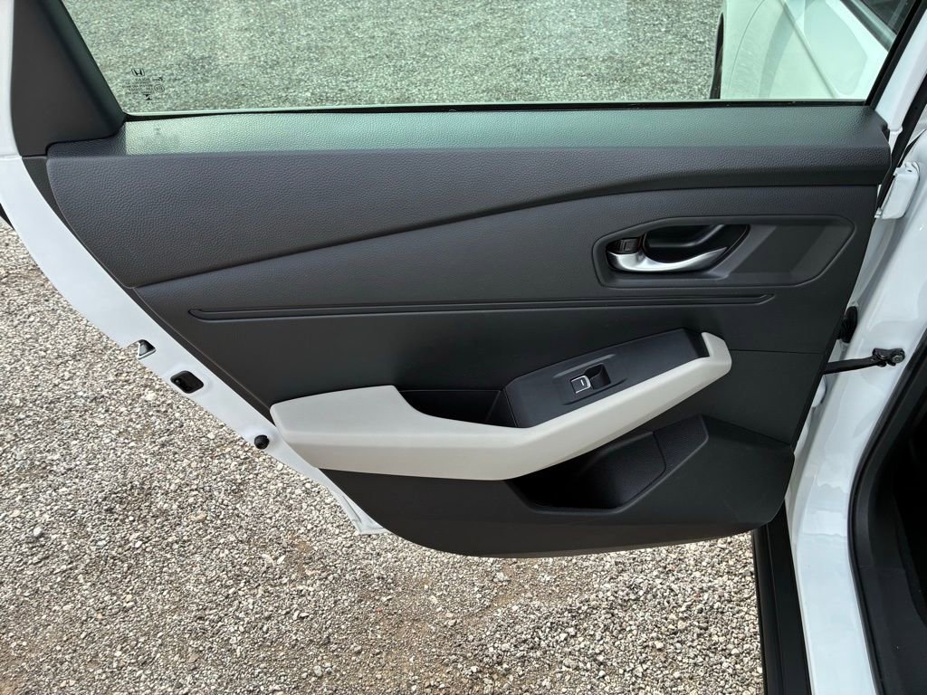 Used 2025 Honda Accord SE image 11