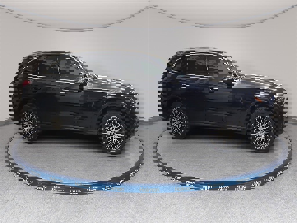 Used 2023 Mercedes-Benz GLC 300 4MATIC image 5