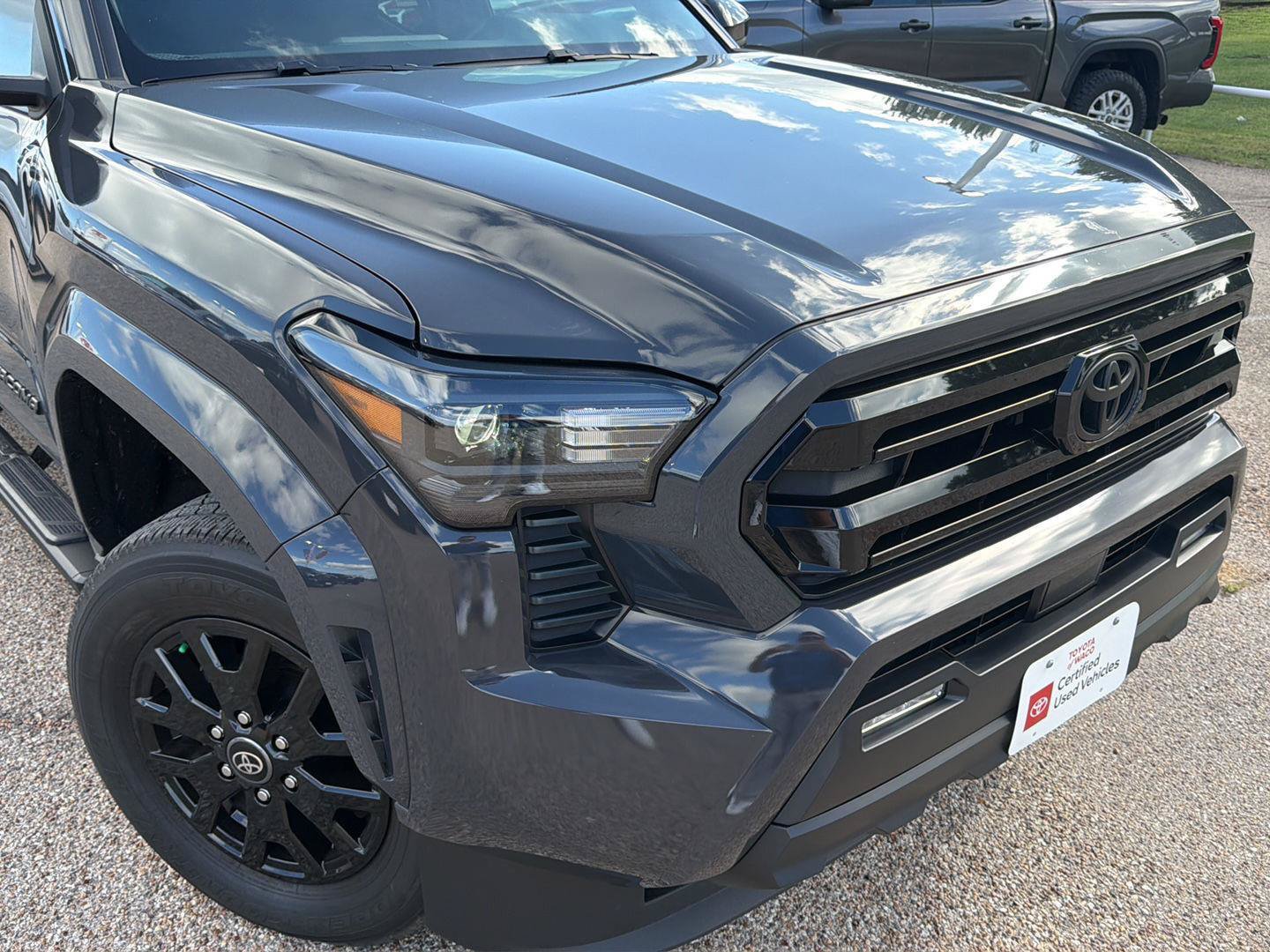 Used 2024 Toyota Tacoma SR5 AWD/4WD image 8