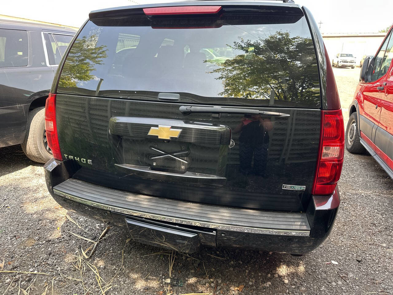 Used 2011 Chevrolet Tahoe LTZ AWD/4WD image 9