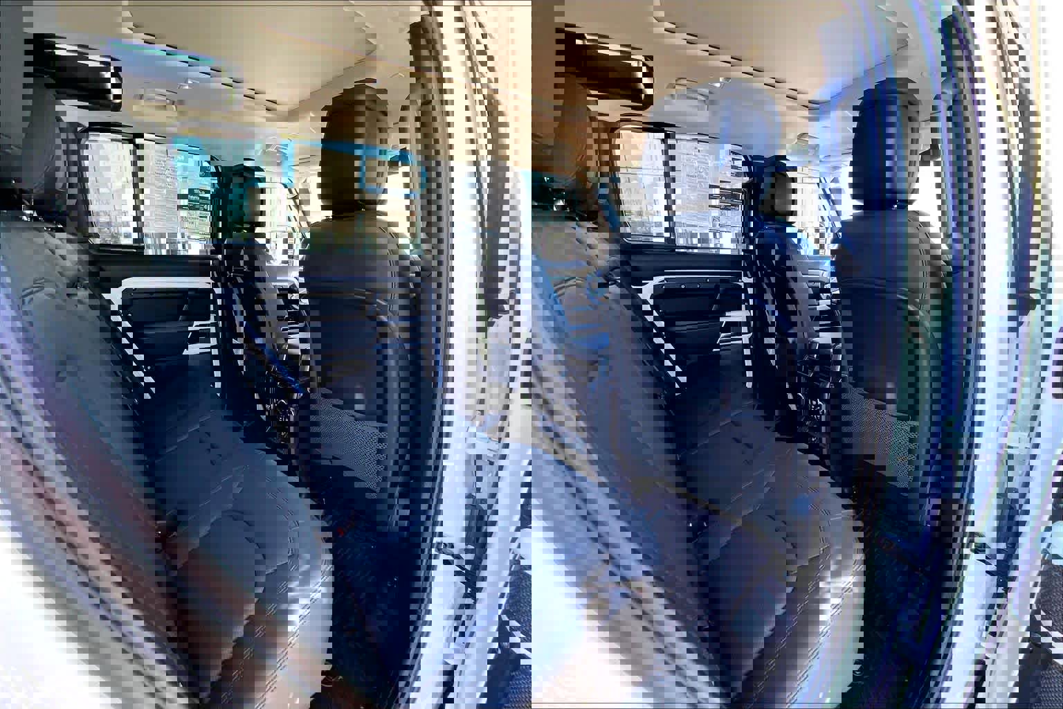 Used 2023 Land Rover Defender 110 SE image 18