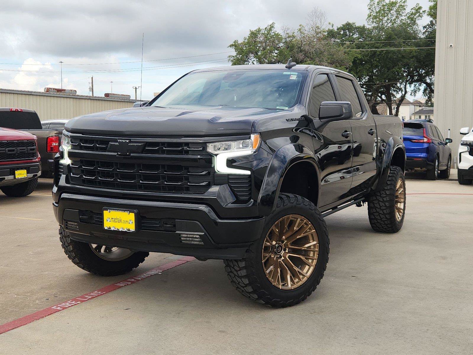 Used 2023 Chevrolet Silverado 1500 RST w/ LPO, Dark Essentials Package AWD/4WD video 1