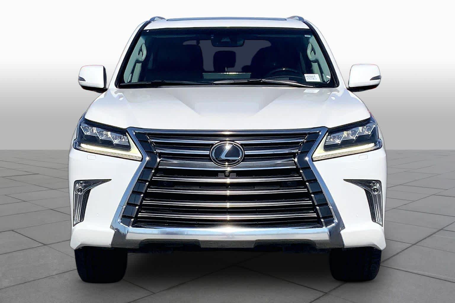 Used 2019 Lexus LX 570 4WD w/ Luxury Package image 4