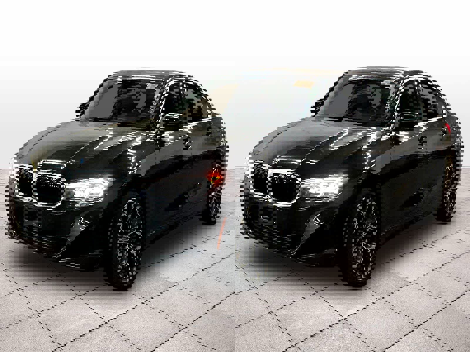 Used 2025 BMW 330i xDrive Sedan w/ Premium Package image 1