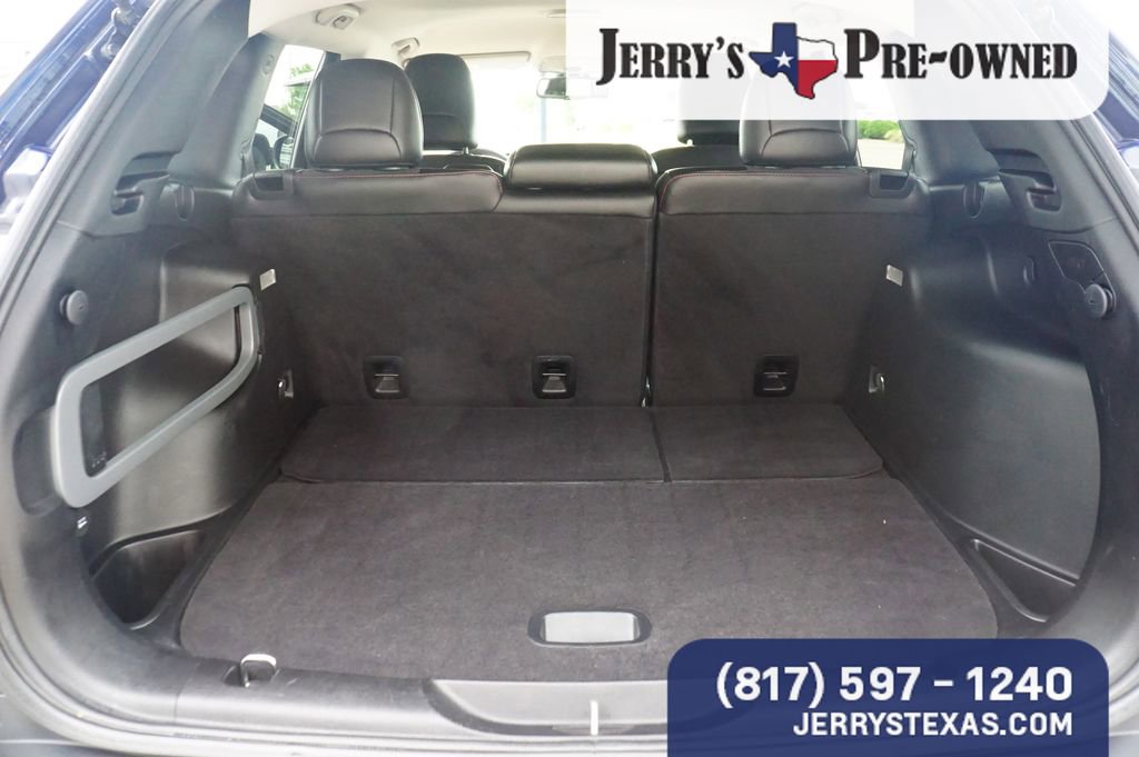 Used 2016 Jeep Cherokee Trailhawk w/ Cold Weather Group image 22