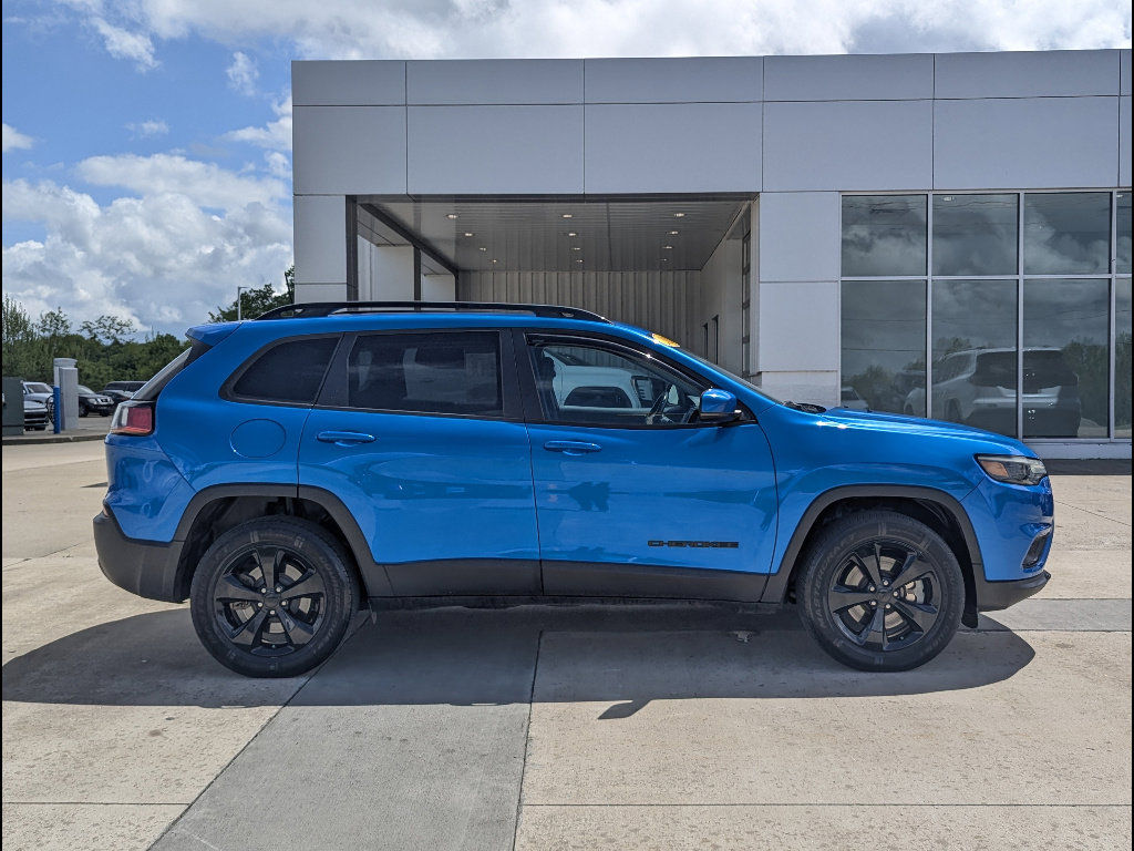 Used 2020 Jeep Cherokee Latitude Plus AWD/4WD image 6