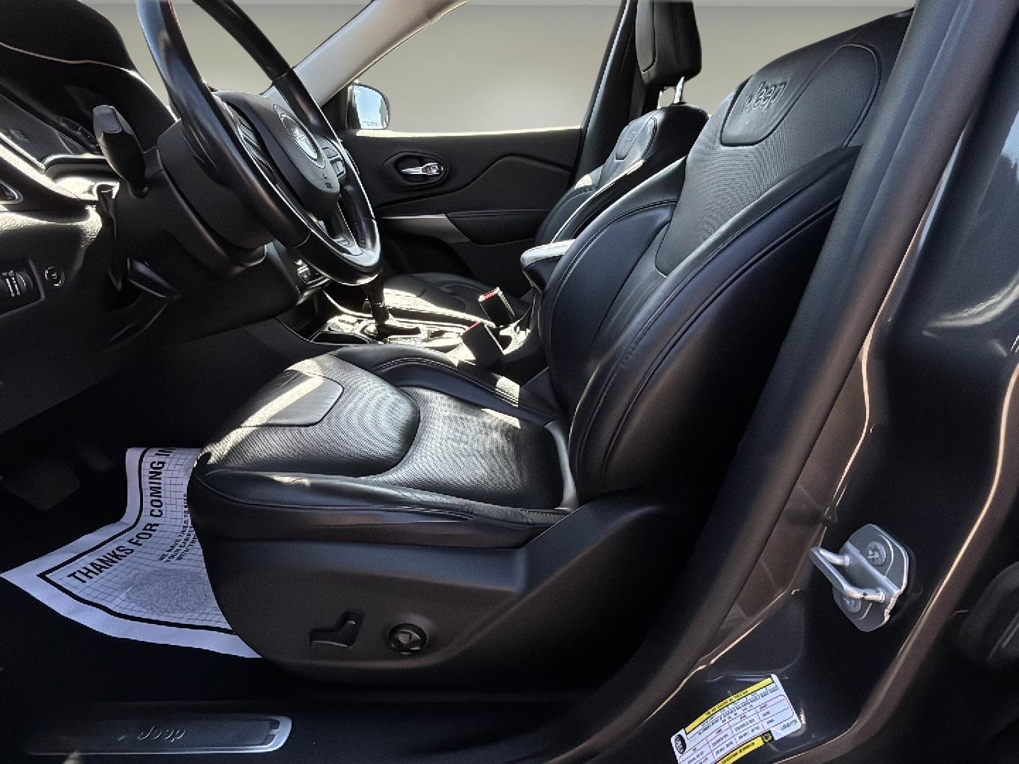 Used 2020 Jeep Cherokee Limited image 14