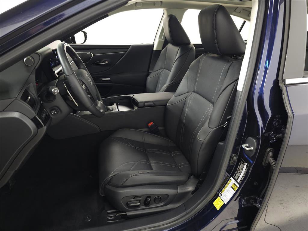 Used 2025 Lexus ES 350 w/ Luxury Package image 16