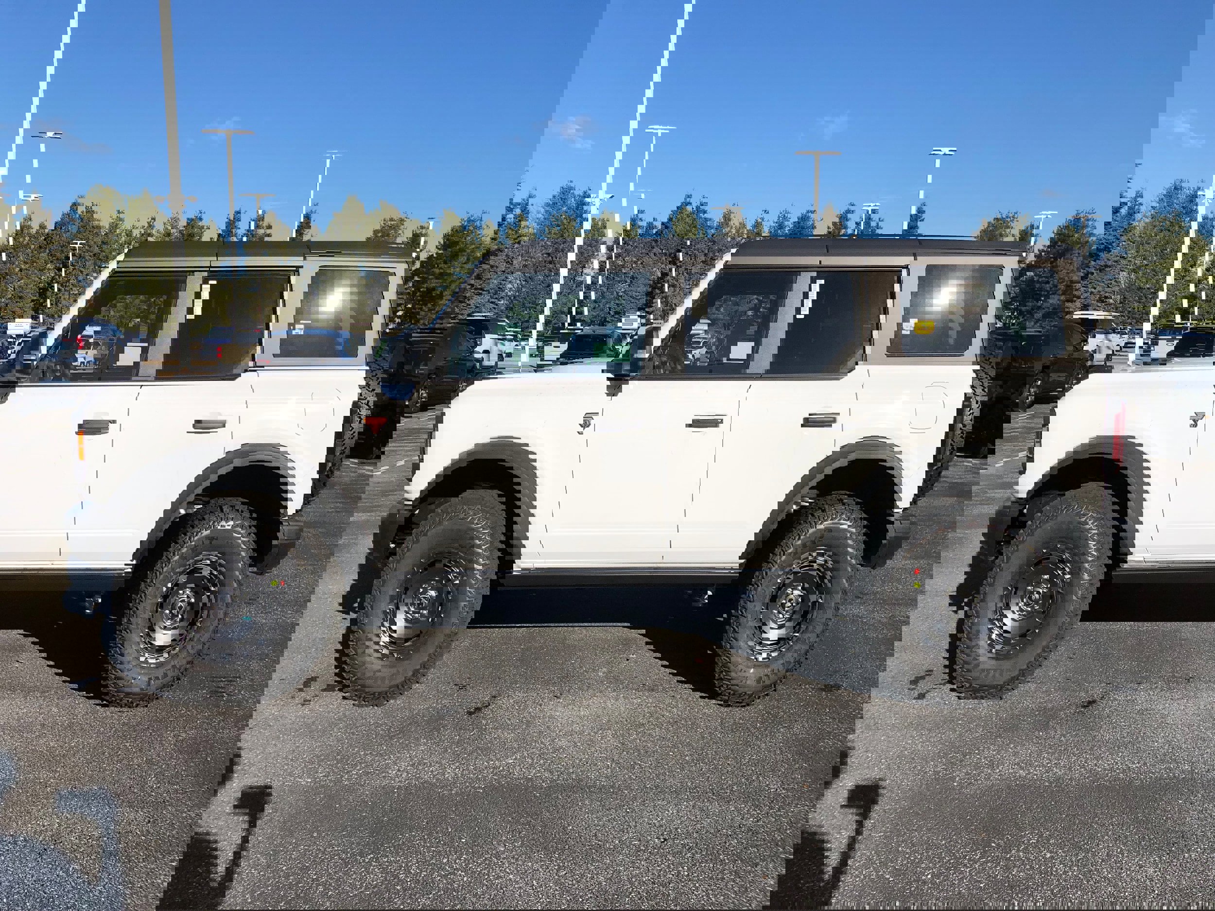 New 2025 Ford Bronco Badlands image 9